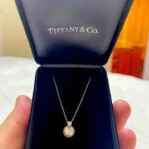 Tiffany pearl and diamond necklace